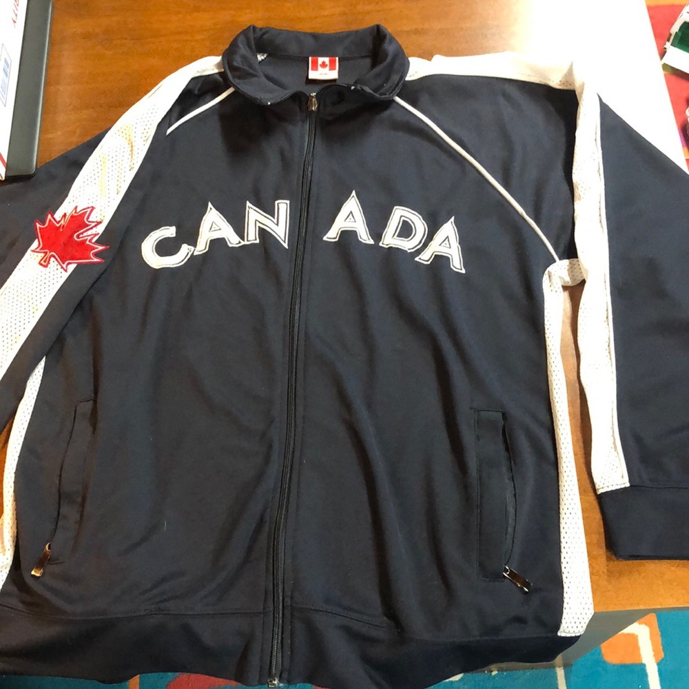 Women’s size medium lightweight jacket - Canada